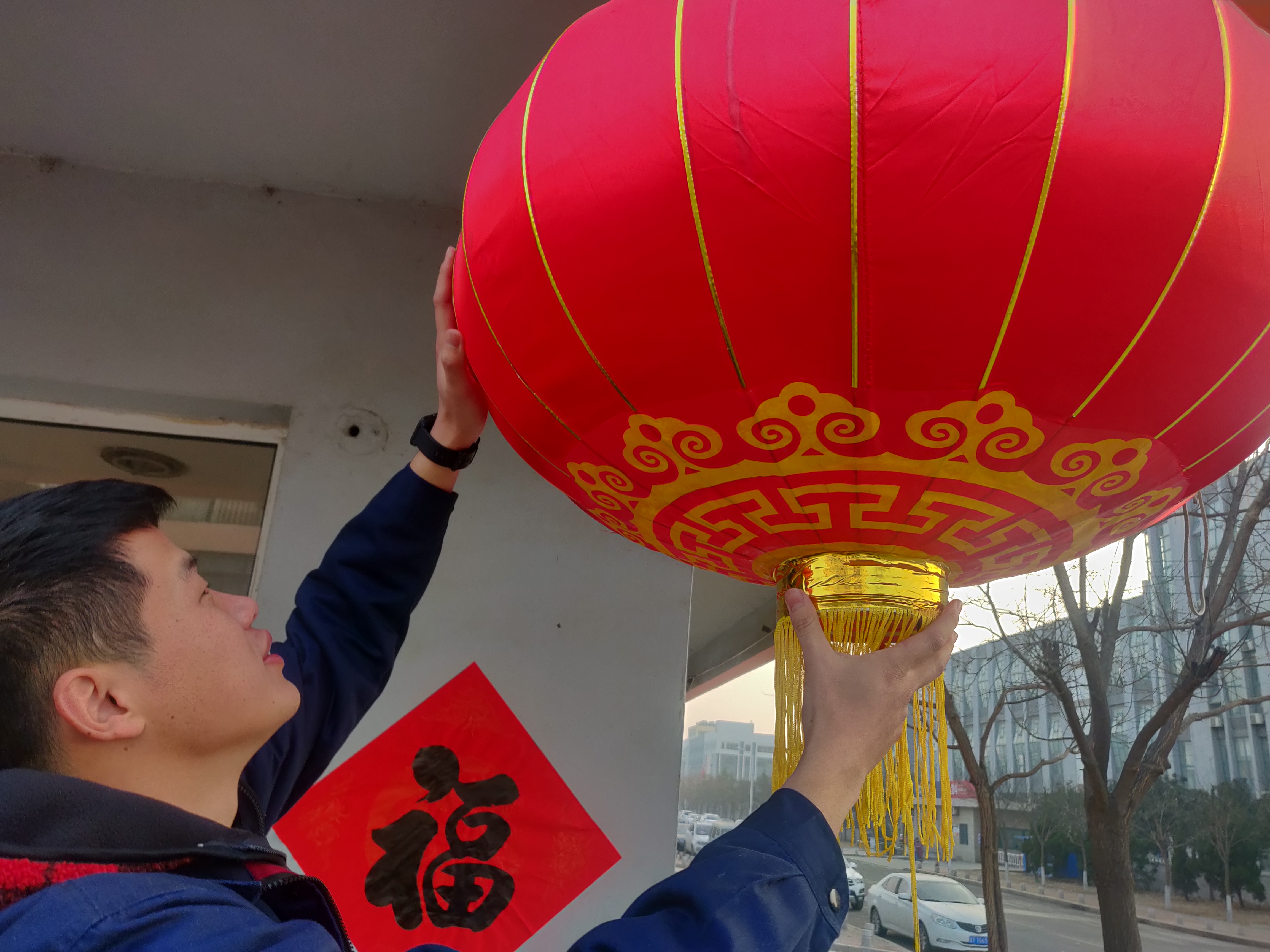 掛燈籠，貼春聯(lián)，過(guò)了小年就是年